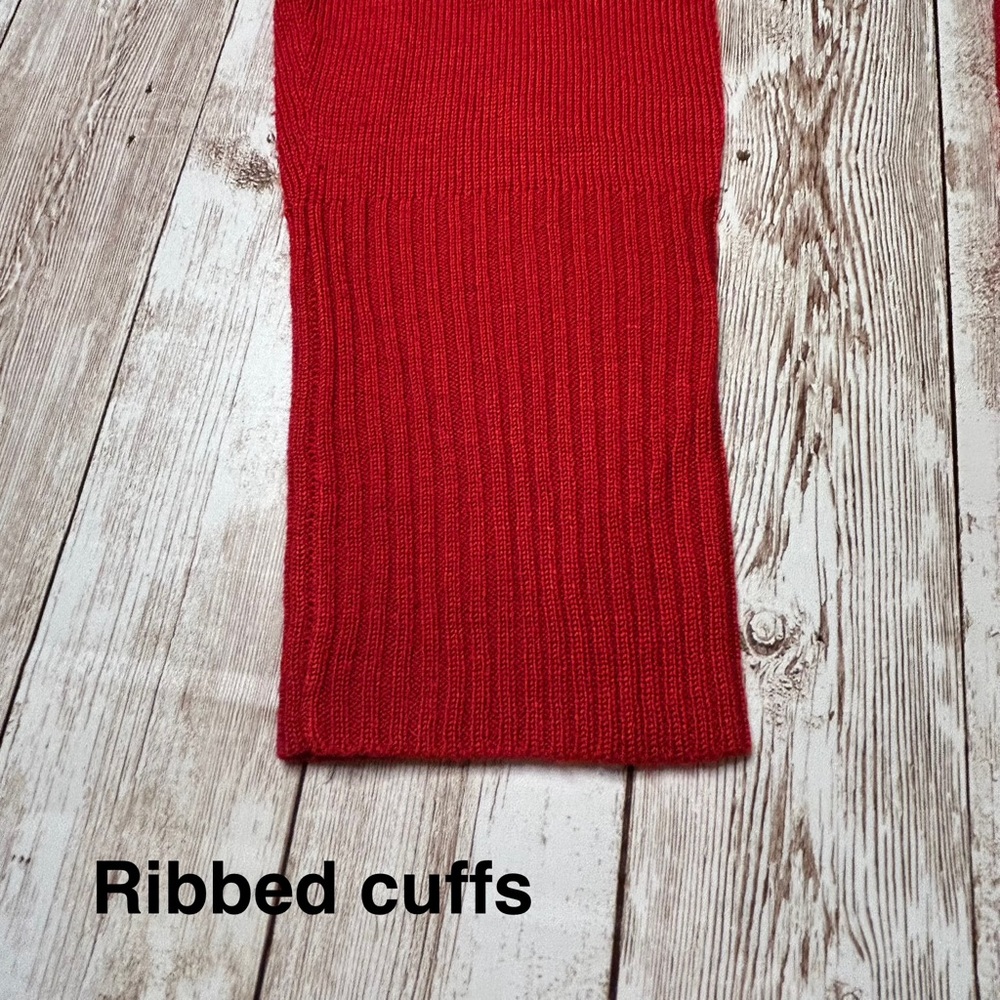 Van Heusen, crewneck,fine gauge sweater w/vertical raised stitching -size S/P - Picture 9 of 12